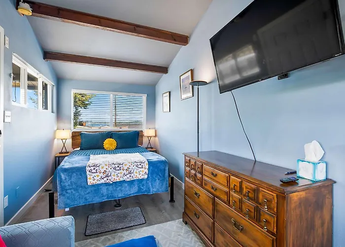 2Nd Floor Studio #4 With Ocean View And Covered Deck