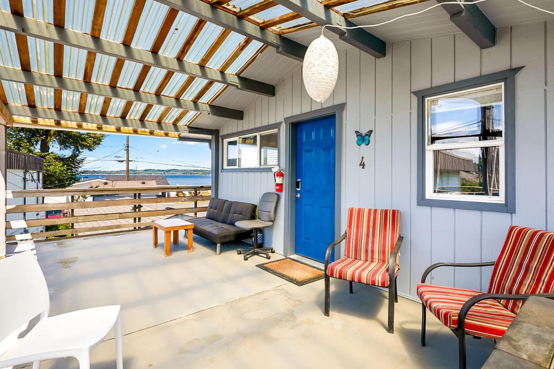 2nd Floor #4 With Ocean View And Covered Deck * Blaine